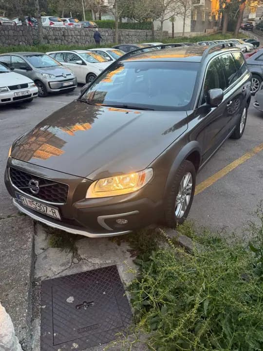VOLVO XC70