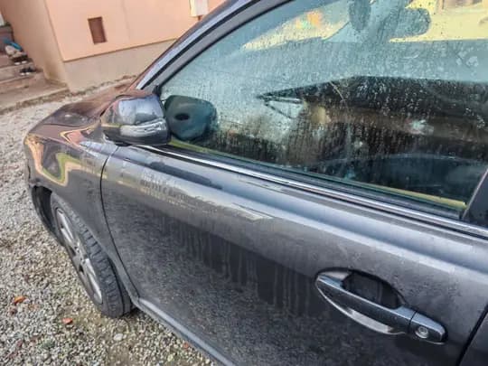 Toyota avensis 2.0,d4d, 2008. god, moguća zamjena za dvostupnu dizalicu uz nadoplatu