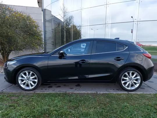 MAZDA 3  2.2 Attraction
