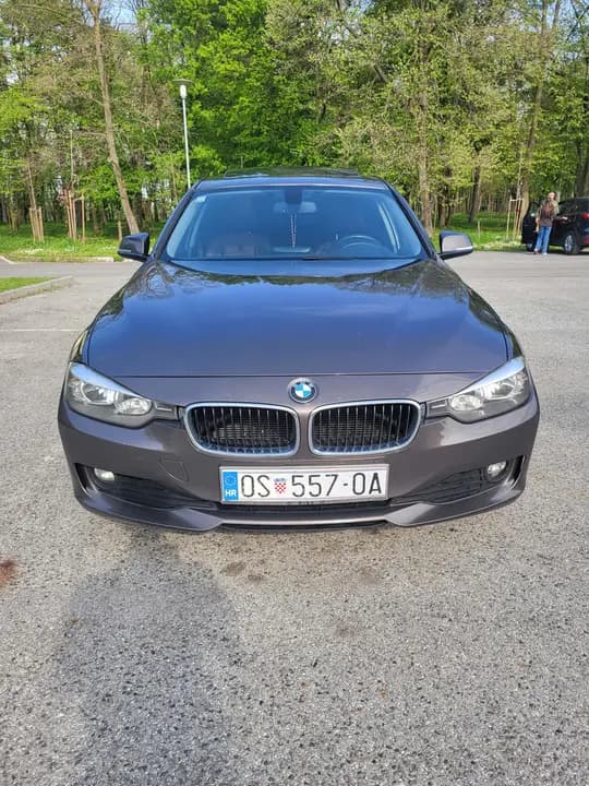 BMW serija 3 318d automatik, dvozonska klima, šiber, TOP STANJE