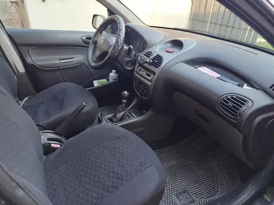 PEUGEOT 206