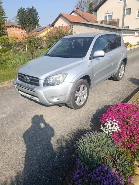 Toyota rav4 2.2 dcat 2007