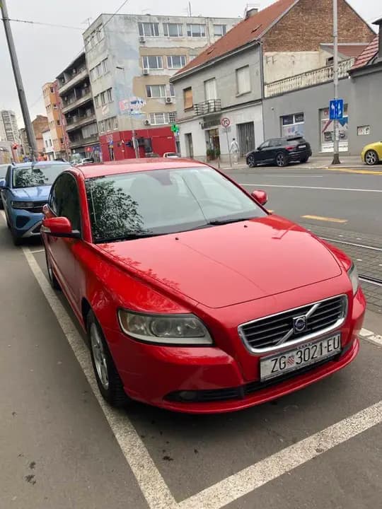 Volvo S40 1.6L 2007. 345000km
