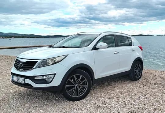 PRODAJE SE  KIA SPORTAGE  1.7 CRDI, dizel, 2012. godište, REG 04/2027, nove DUNLOP ljetne gume
