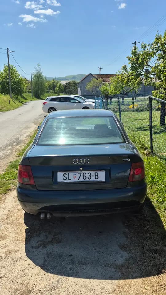 Audi A4 1995 g. 320000 km