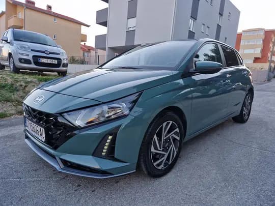 HYUNDAI I20 1.0 VATRENA EDICIJA