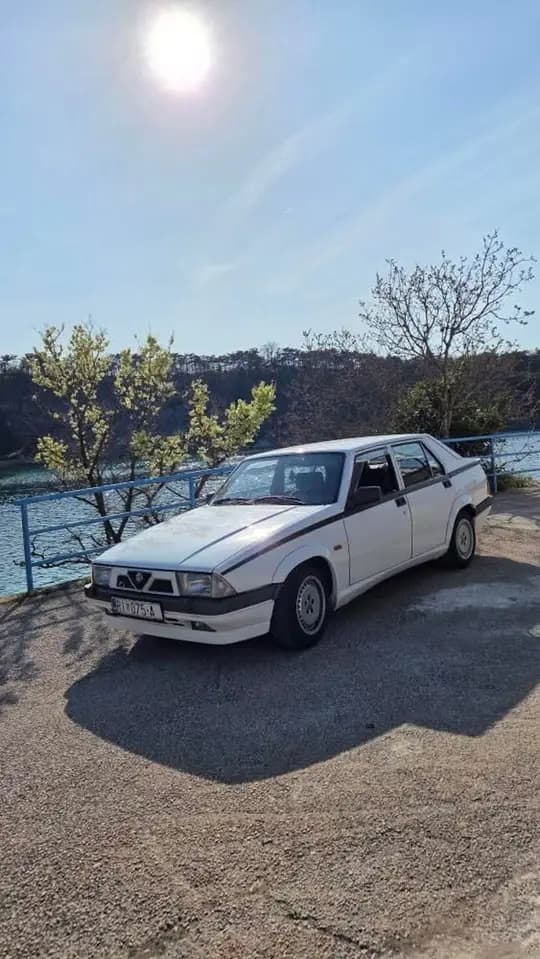 Alfa Romeo 75 2.0TS