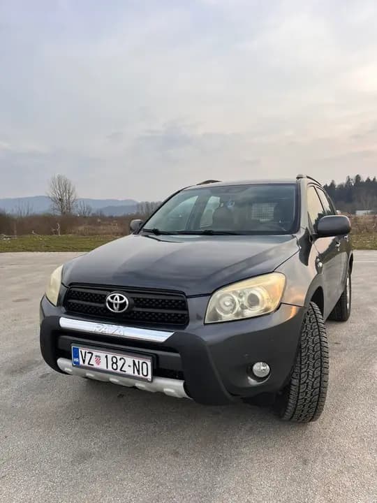 Toyota RAV4 2.2D-4D-LIMITED-reg04/2027-garažiran