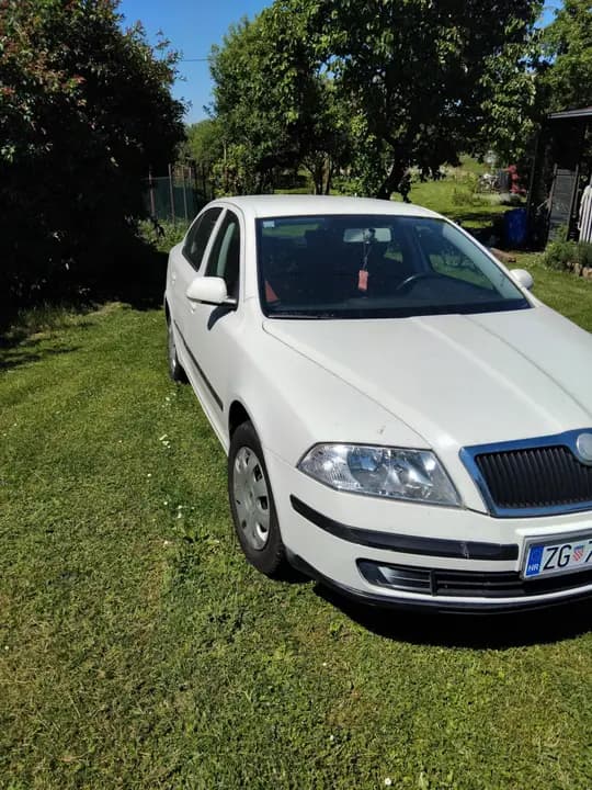 Prodajem automobil Škoda Octavia 2017. god