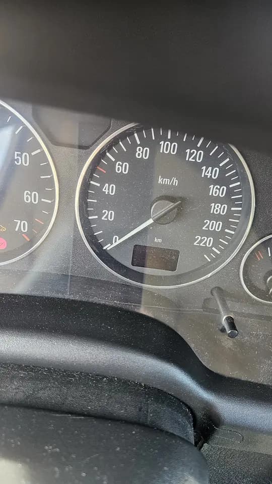 Opel Astra 2003. god, automatski mjenjač, ručna klima