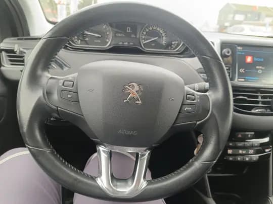 Prodajem Peugeot 208