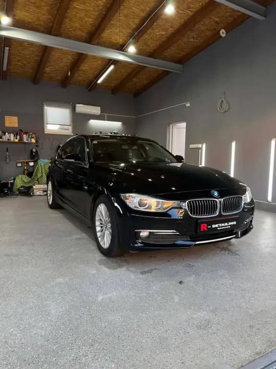 BMW f30 318d luxury line (2013.)