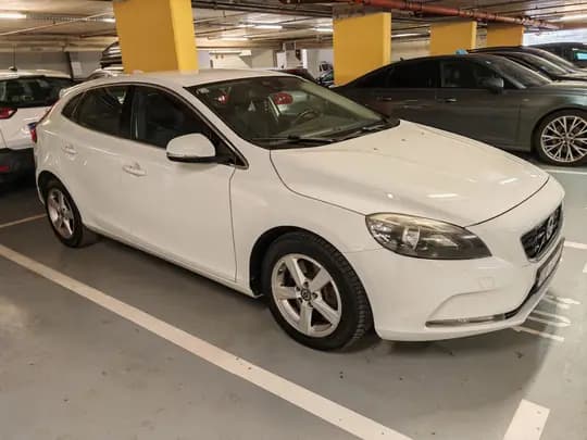 VOLVO V40 MOMENTUM 2.0 D3 (2013)