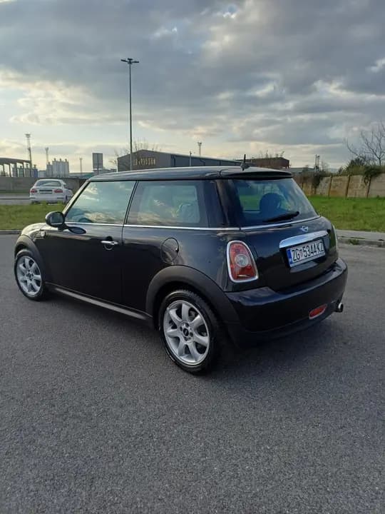 MINI ONE R56