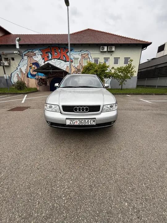 AUDI A4 AVANT 1.9TDI 2000 GODINA