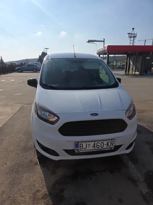 Ford tourneo couier 