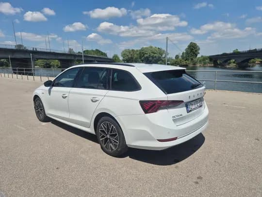 Škoda Octavia Combi CLEVER 2.0 TDI 150 KS DSG 2022 – panorama, vrhunska oprema, idealna za putovanja