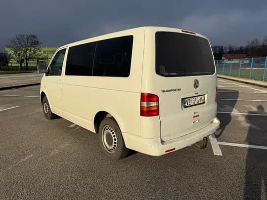 VW Transporter 2.5TDI 128kw, 4motion 8+1, reg 5/27, na firmu