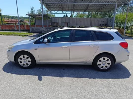 Opel Astra karavan 