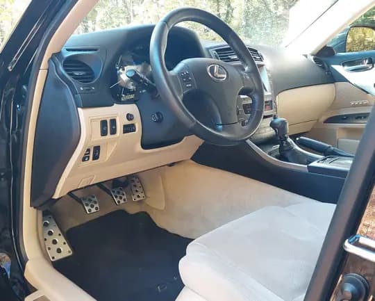 Lexus IS 220 