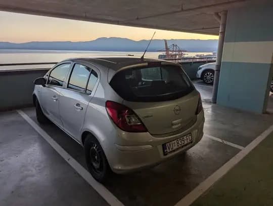 Prodajem Opel Corsu D 1.2 benzin plin 2011god, prešla 200263km