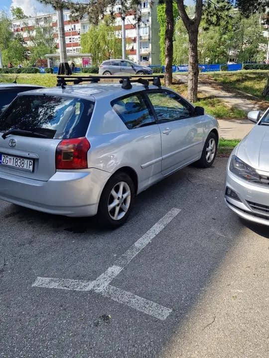 Tojota corola 1.6vvti klima registrirana godinu dana