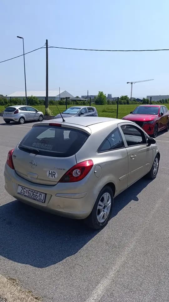 Opel Corsa D 1.2 EcoTec 2007g.