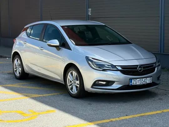 Opel Astra 1.6 cdti 2019 regan godinu dana