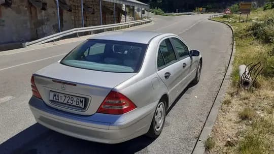 Mercedes C-klasa 2.0 B | REG 10/2026 | Odličan motor | MAKARSKA