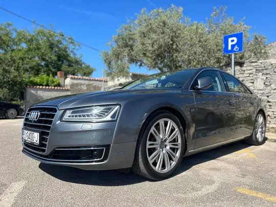 Audi A8 4.2 TDI. V8. QUATTRO SERVISNA POVJEST