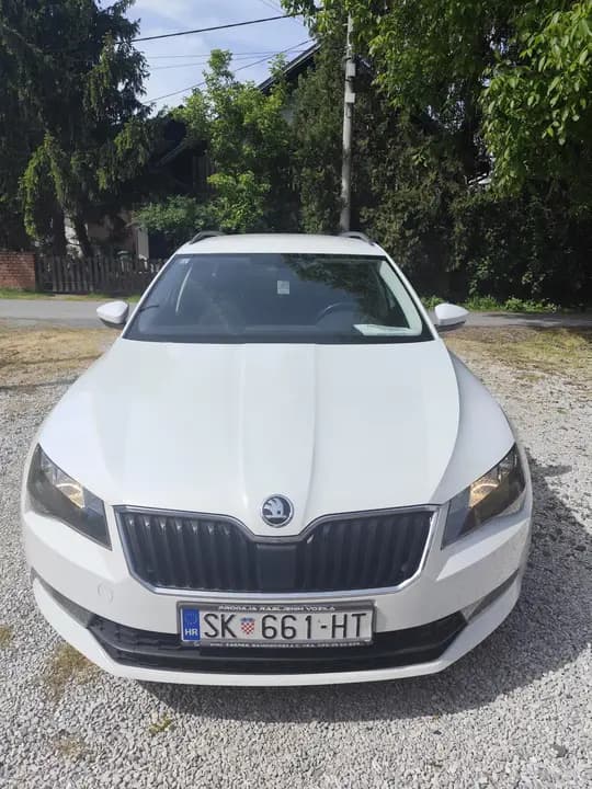 Škoda Superb kombi 