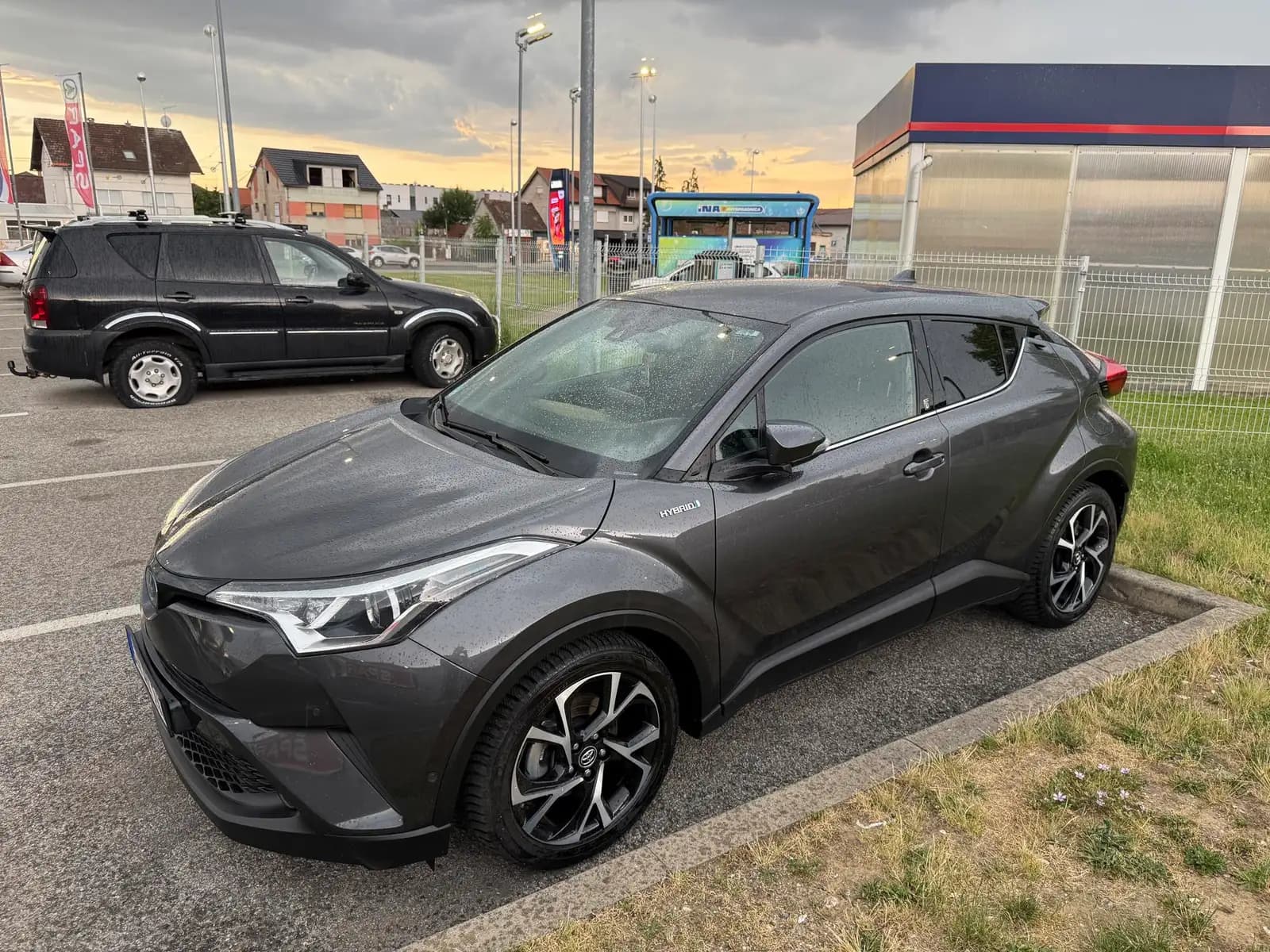 Toyota C-HR, 2019., D-Team oprema, 1.8 hibrid, automatik, cijela servisna povijest, 1. vlansik