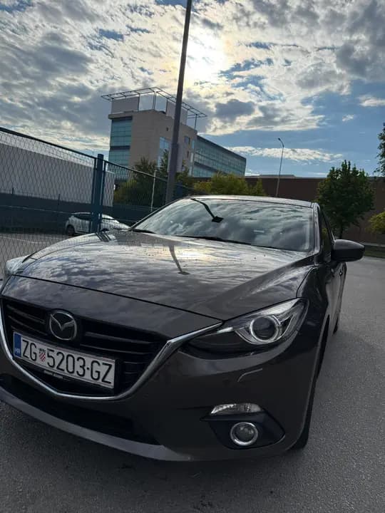 Mazda 3 G120 AT 2015