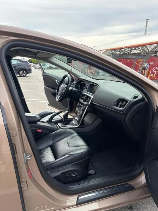 Volvo V40 D2
