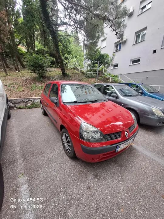 Prodajem Renault Clio 1.2 2001 god
