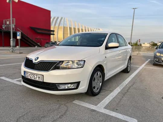 Prodajem automobil Škoda rapid