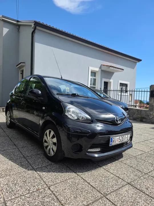 TOYOTA AYGO  2013