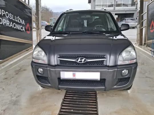 Hyundai Tucson 2.0B+LPG reg. 9/2026, koža, klima, kuka, 4x4 sve radi, vlasnica,