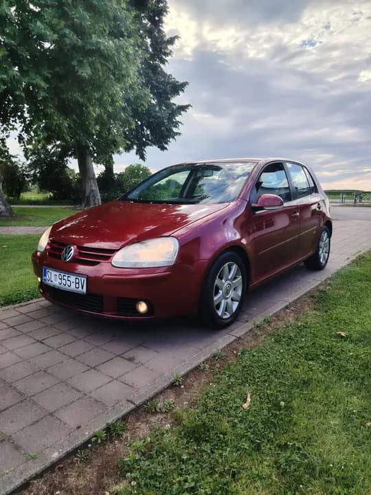 Prodajem Golf V 1.9TDI Sportline 