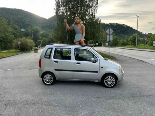 Opel Agila 1.2 16V Benzin! Rega do 04./27. Mala potrošnja! 2 SETA KOTAČA! SUPER STANJE!