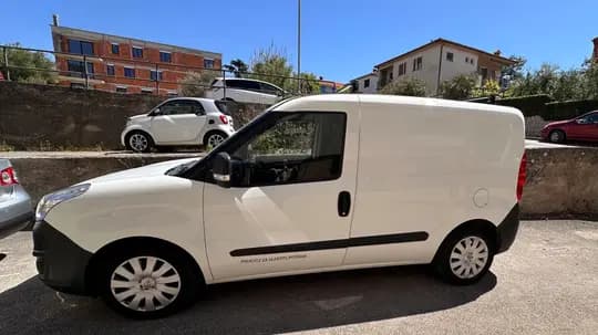 OPEL COMBO L1H1 2018.g, 104.000 km,  REGISTIRAN DO 06/2027 , cijena sa PDV-om 7.700 €