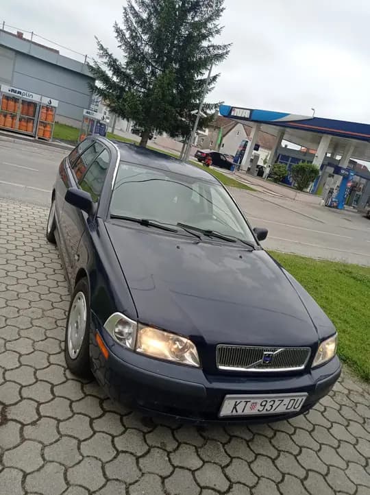 Volvo V40 1.9 TD (2001.) – Reg. 01/2027 – 348.800 km – Klima