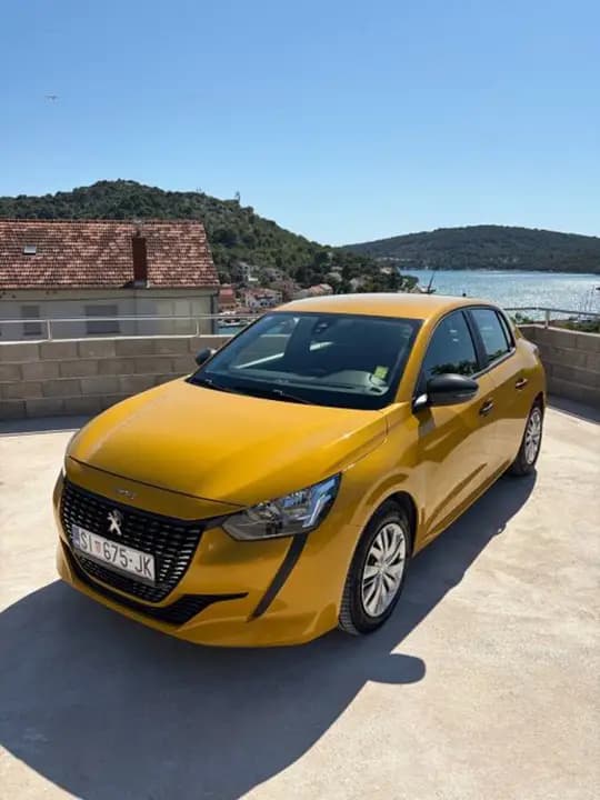 Peugeot 208, samo 77 000 km, veliki servis odrađen