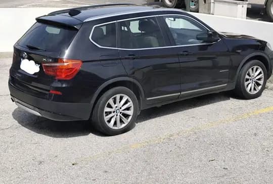 BMW X3.