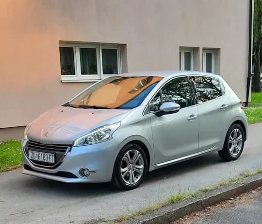 PEUGEOT 208 1.6VTi ALLURE//93tkm//prvi vlasnik//HR auto//servisna knjiga//klima//kao nov//