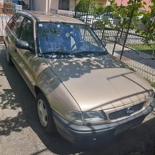 Prodajem Astru
