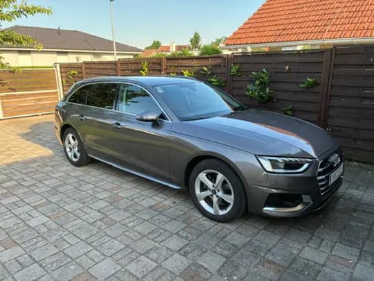 Audi A4 2021. god, karavan, automatik, servisna povijest