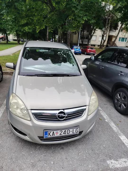 Prodajem opel Zafiru B 1.9 cdti