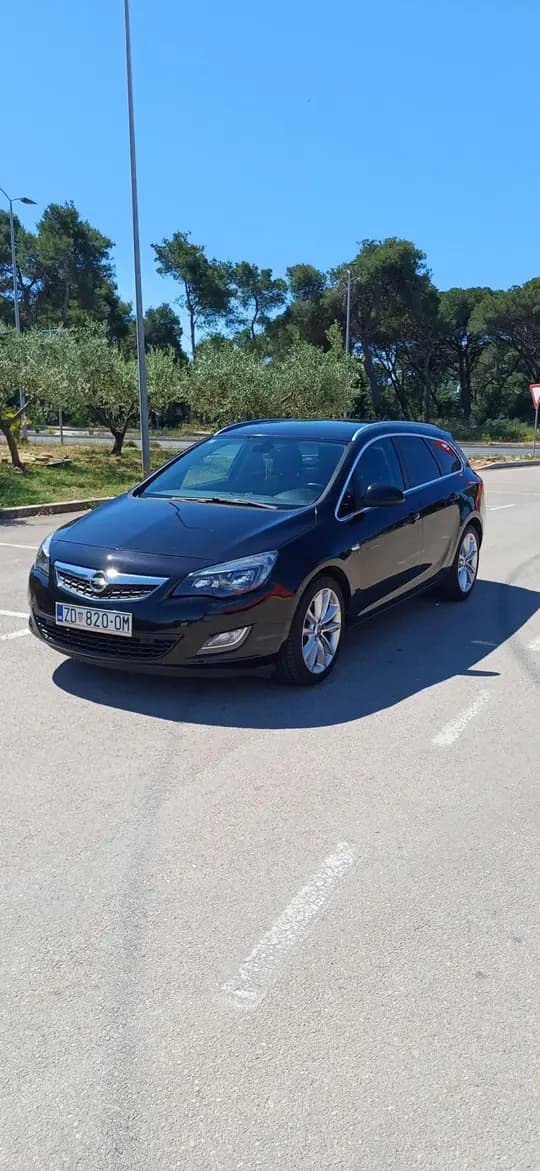 Opel Astra J Karavan