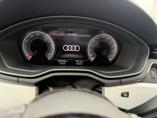 Audi A4 2023. god, automat, benzin, limuzina